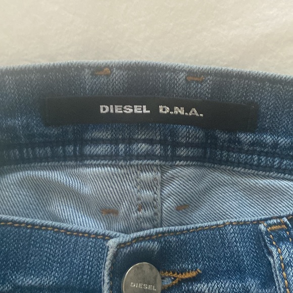 Diesel DNA distressed Tepphar Slim Carrot Jean - Picture 3 of 6